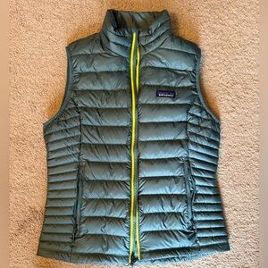 NWT Patagonia Down Puffer Vest Womens M